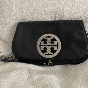 Black Tory burch clutch